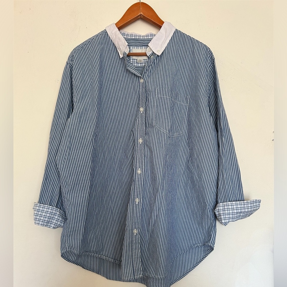 American Eagle striped shirt